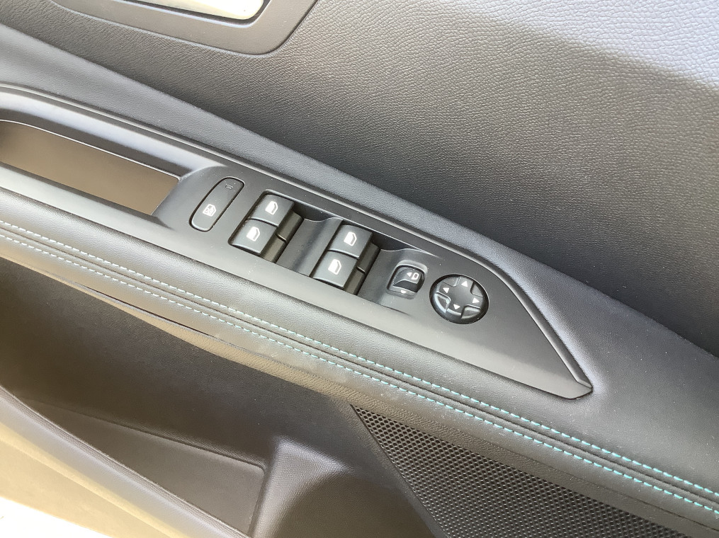 PEUGEOT 3008 Hybrid 145 e-DCS6 Allure Pack