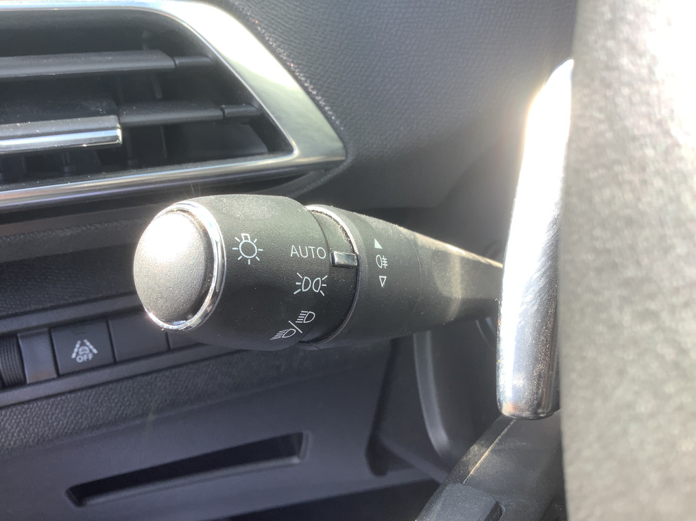 PEUGEOT 3008 Hybrid 145 e-DCS6 Allure Pack
