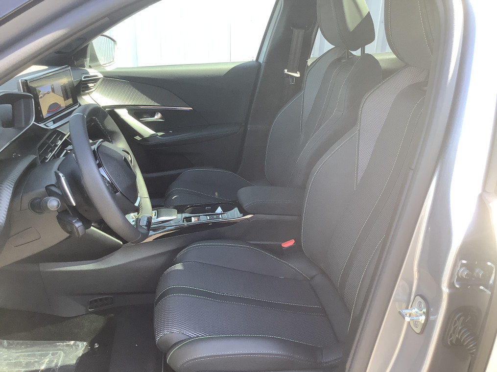 PEUGEOT 2008 Hybrid 145 e-DCS6 GT