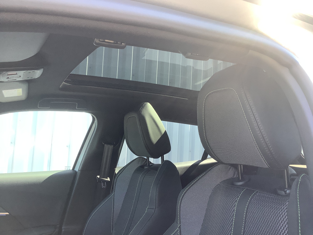 PEUGEOT 2008 Hybrid 145 e-DCS6 GT