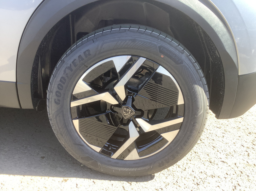 PEUGEOT 2008 Hybrid 145 e-DCS6 GT