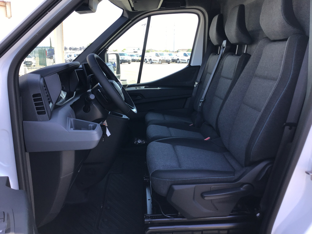 RENAULT MASTER VAN FGN TRAC 3T5 L2H2 BLUE DCI 150 EXTRA BVA9 - 4P