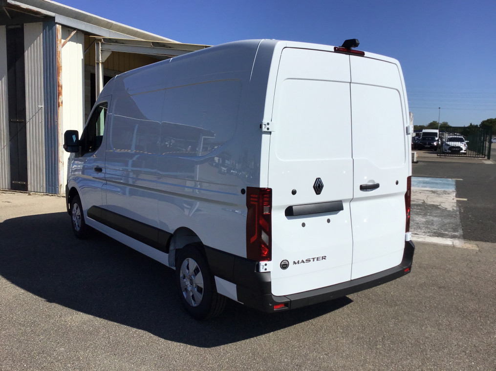 RENAULT MASTER VAN FGN TRAC 3T5 L2H2 BLUE DCI 150 EXTRA BVA9 - 4P