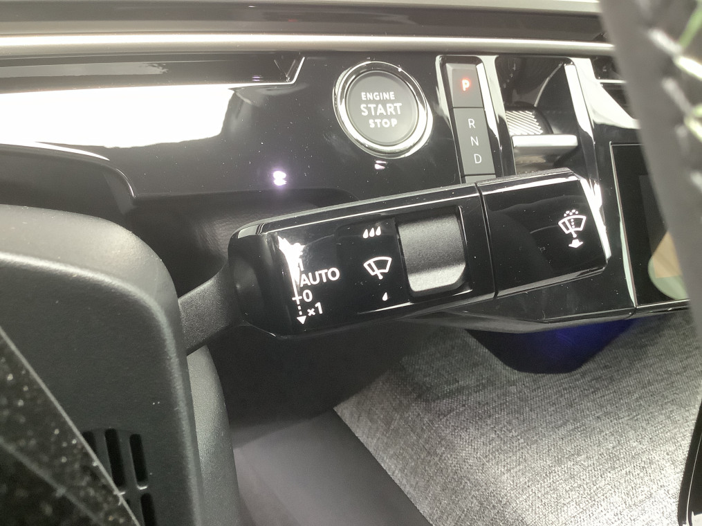 PEUGEOT 3008 Hybrid 145 e-DCS6 GT