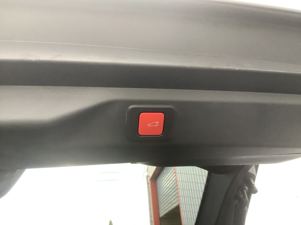 PEUGEOT 3008 Hybrid 145 e-DCS6 GT