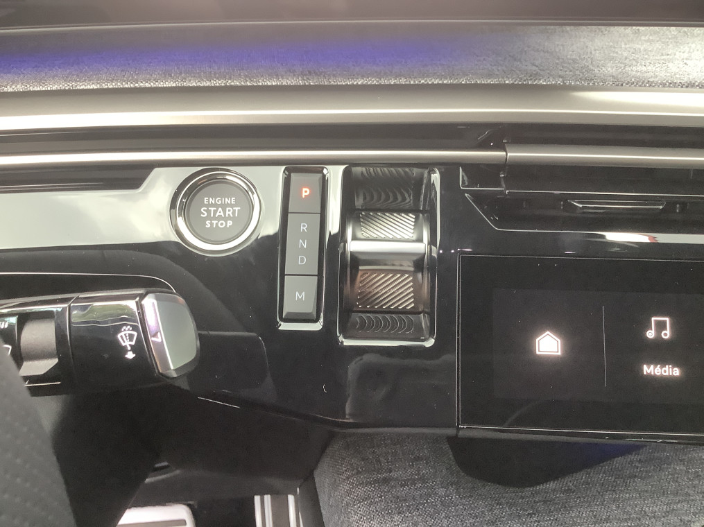 PEUGEOT 3008 Hybrid 145 e-DCS6 GT