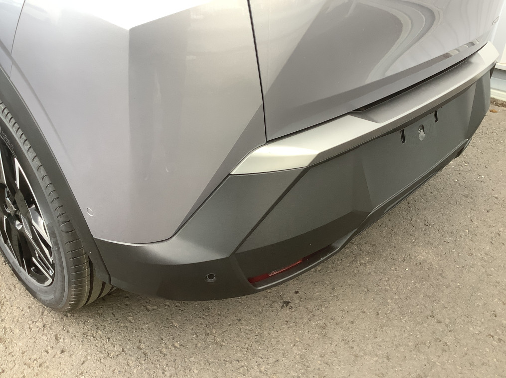 PEUGEOT 3008 Hybrid 145 e-DCS6 GT