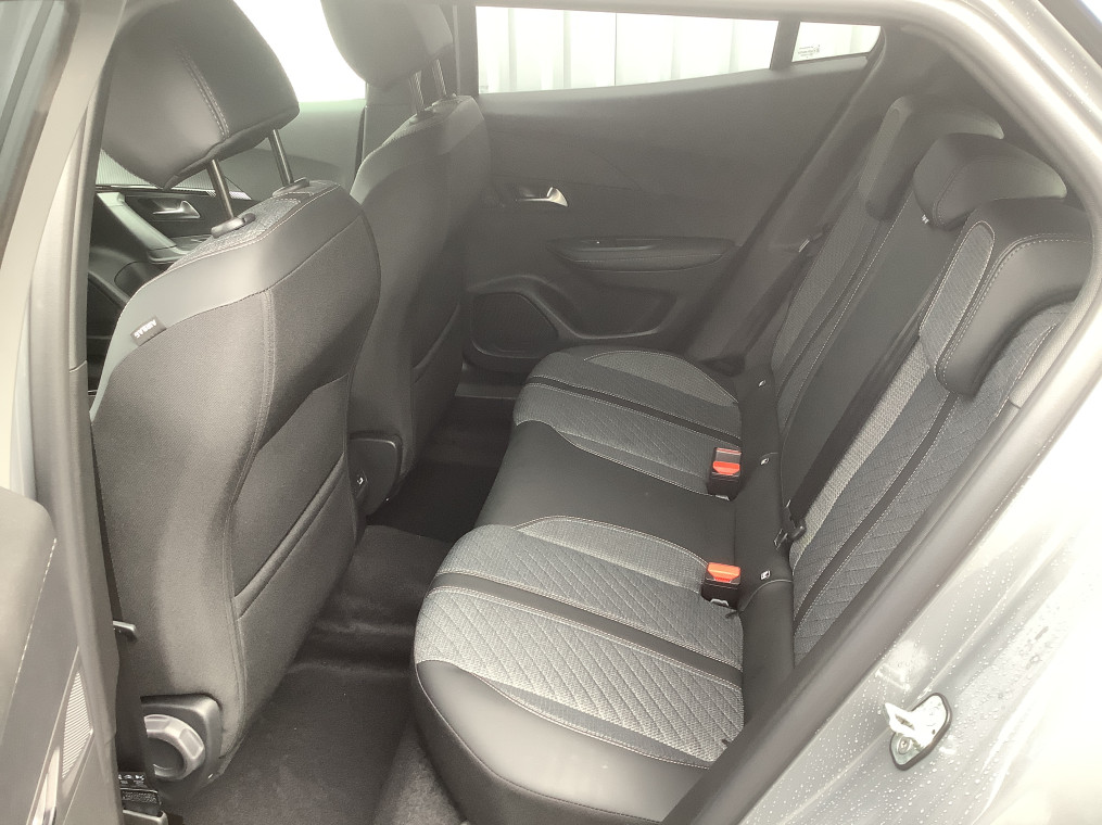 PEUGEOT 2008 Hybrid 145 e-DCS6 Allure