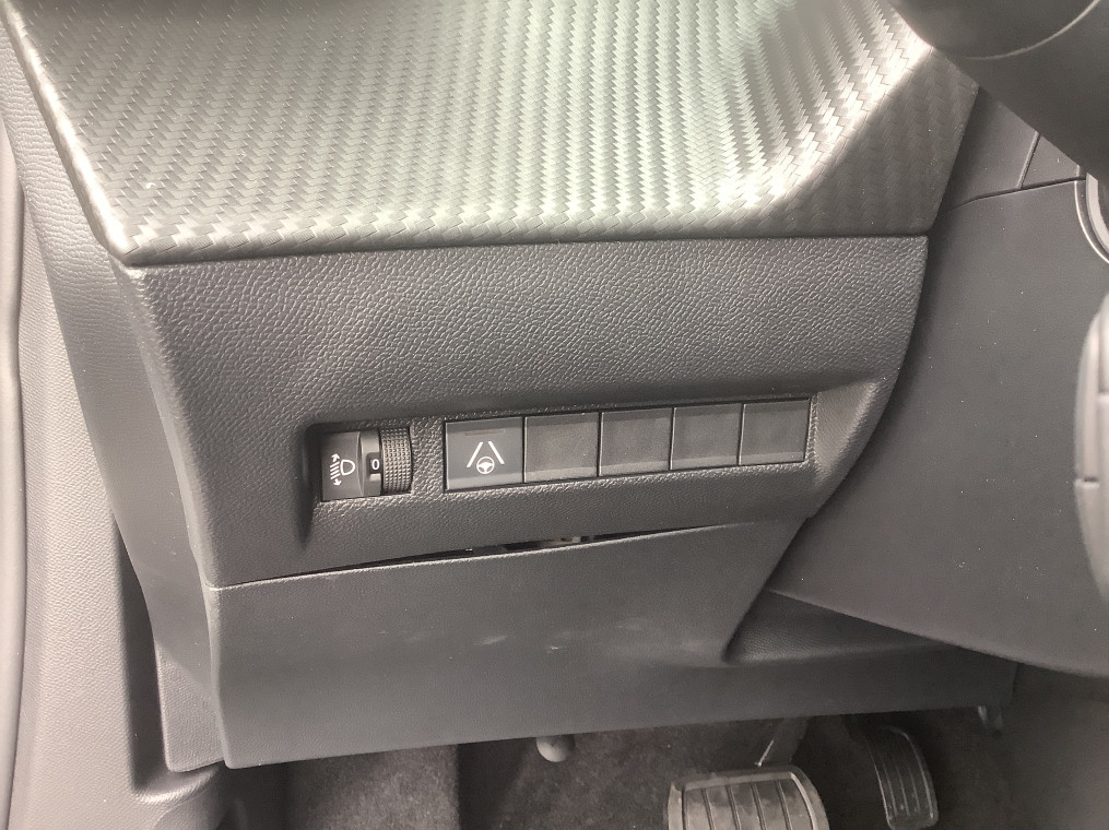 PEUGEOT 2008 Hybrid 145 e-DCS6 Allure