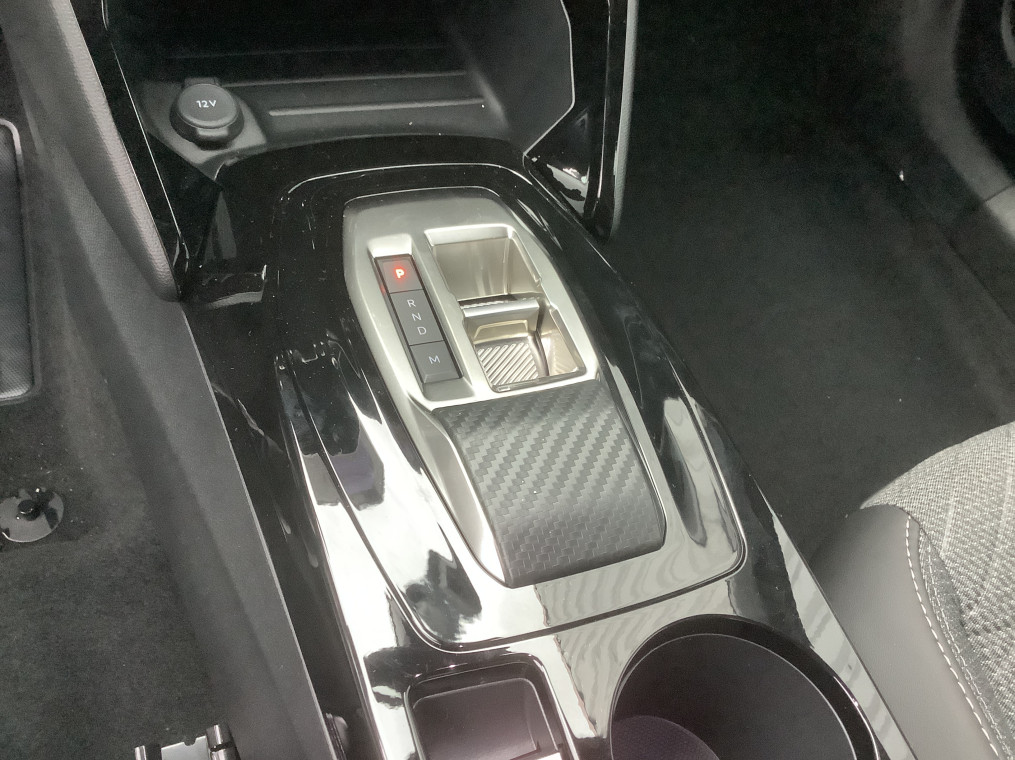 PEUGEOT 2008 Hybrid 145 e-DCS6 Allure