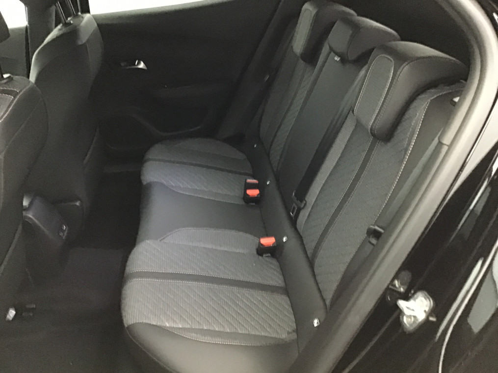 PEUGEOT 2008 Hybrid 145 e-DCS6 Allure