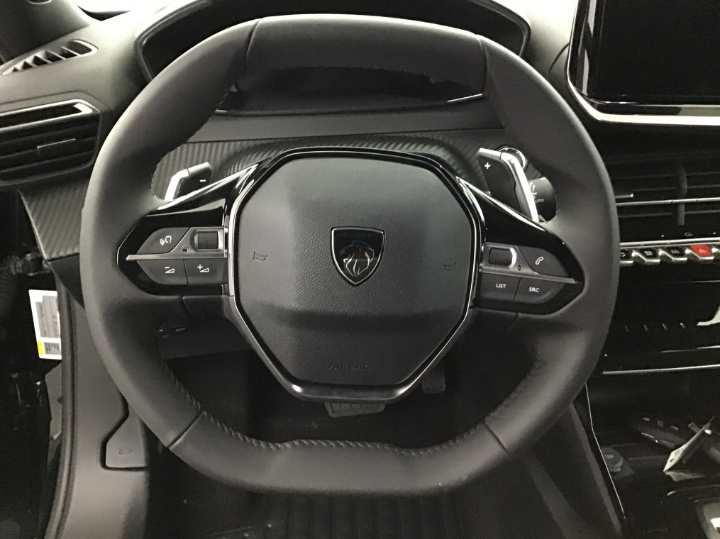 PEUGEOT 2008 Hybrid 145 e-DCS6 Allure
