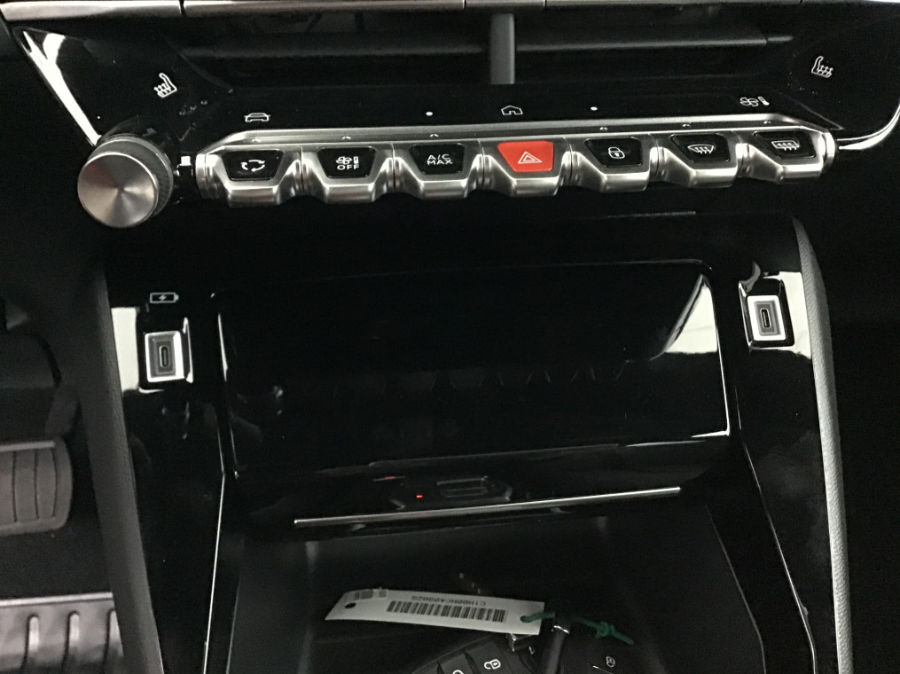 PEUGEOT 2008 Hybrid 145 e-DCS6 Allure