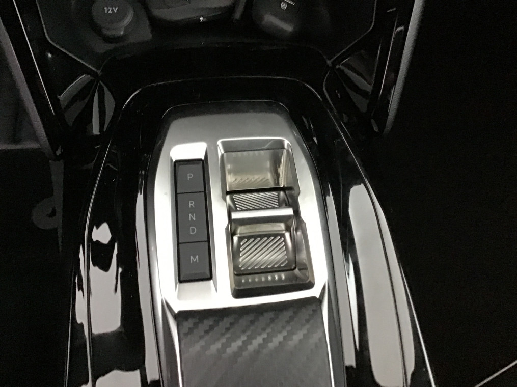 PEUGEOT 2008 Hybrid 145 e-DCS6 Allure