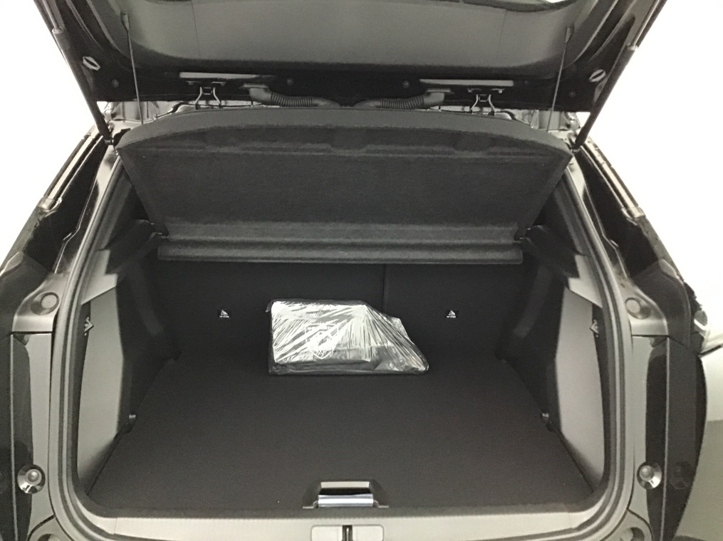 PEUGEOT 2008 Hybrid 145 e-DCS6 Allure