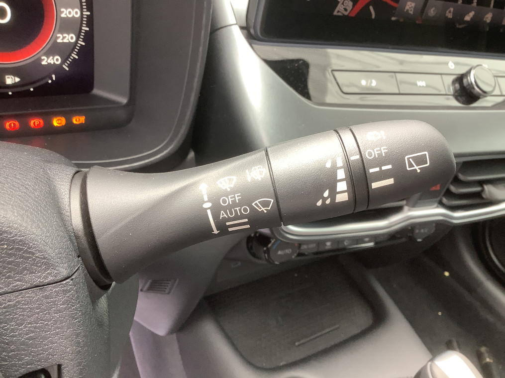 NISSAN JUKE HYBRID 143 N-Connecta
