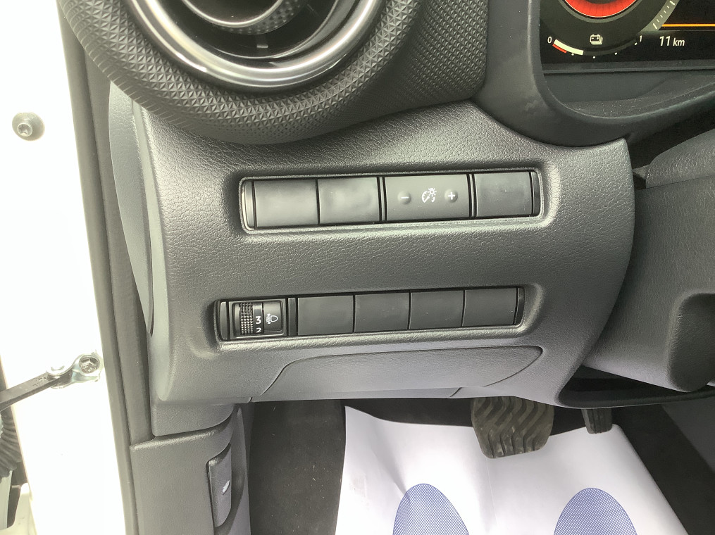 NISSAN JUKE HYBRID 143 N-Connecta