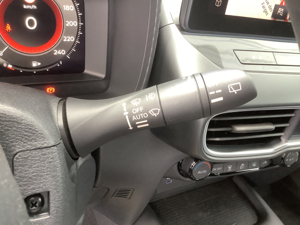NISSAN JUKE HYBRID 143 N-Connecta