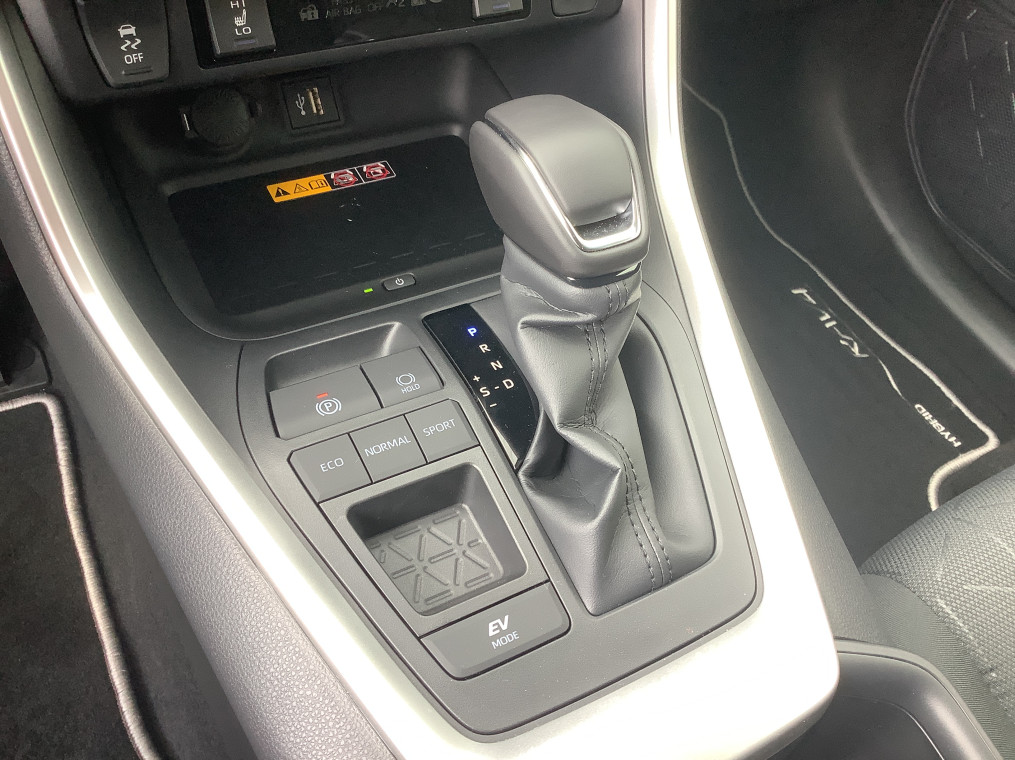 TOYOTA RAV4 HYBRIDE MY23 218 ch 2WD Dynamic