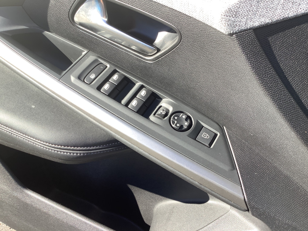 PEUGEOT 3008 Hybrid 145 e-DCS6 Allure