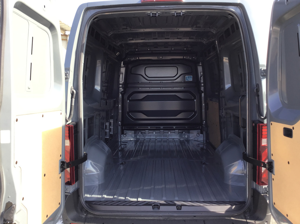 RENAULT MASTER VAN FGN TRAC 3T5 L2H2 BLUE DCI 150 EXTRA