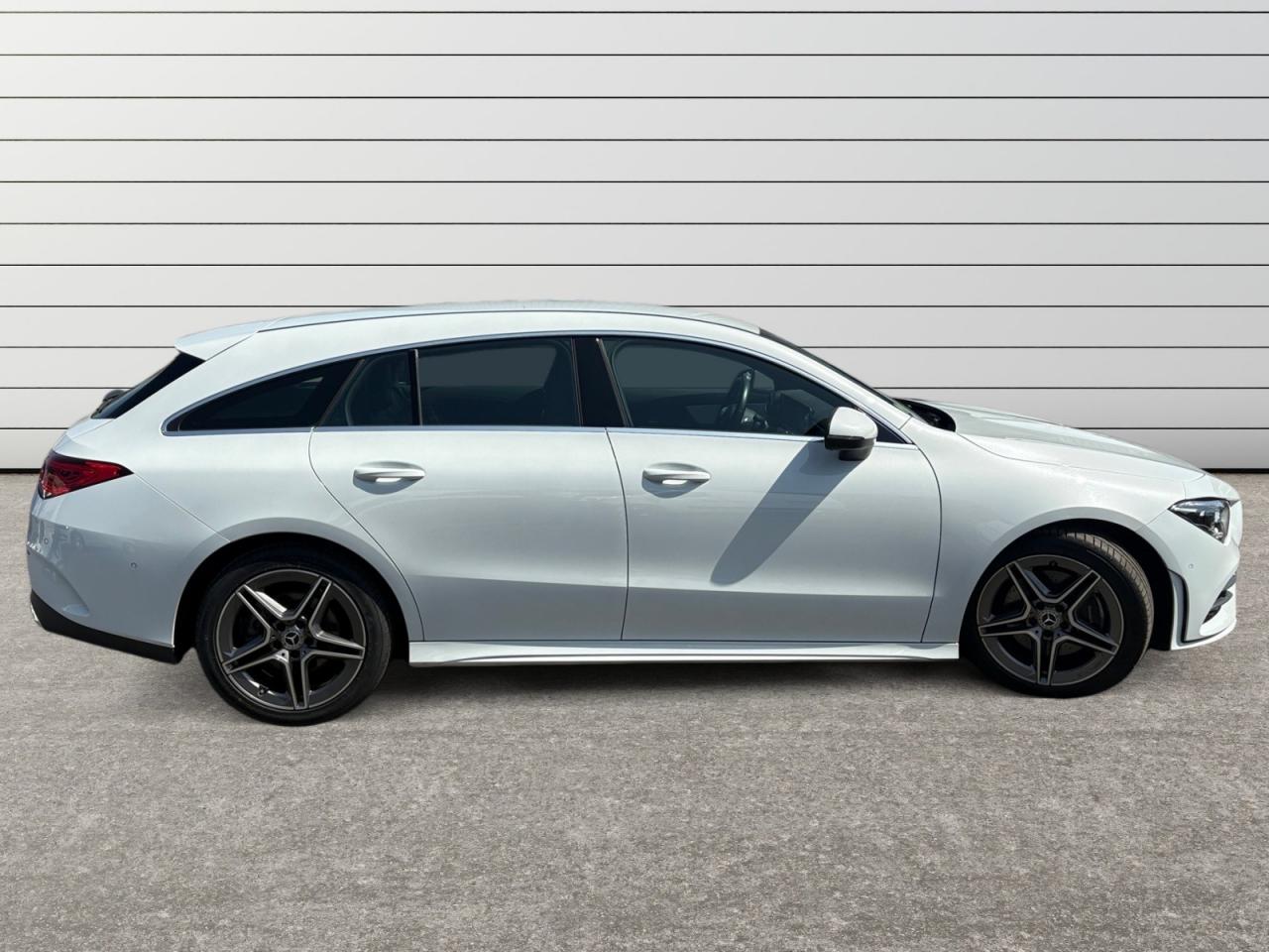 MERCEDES CLA 200d Shooting Brake 8G-DCT AMG Line - TVA RÉCUPÉRABLE