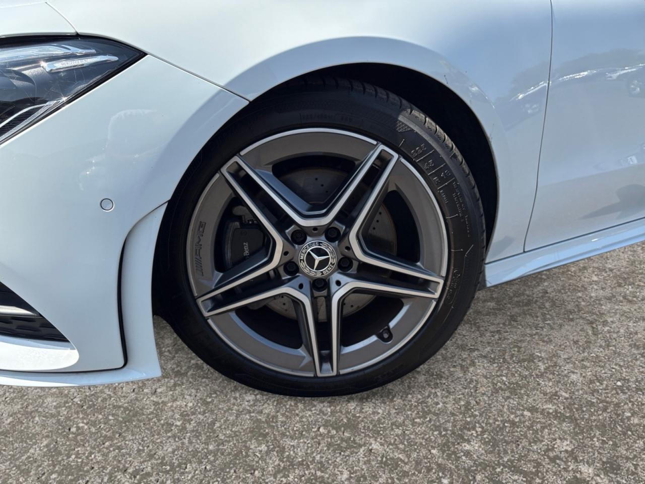 MERCEDES CLA 200d Shooting Brake 8G-DCT AMG Line - TVA RÉCUPÉRABLE