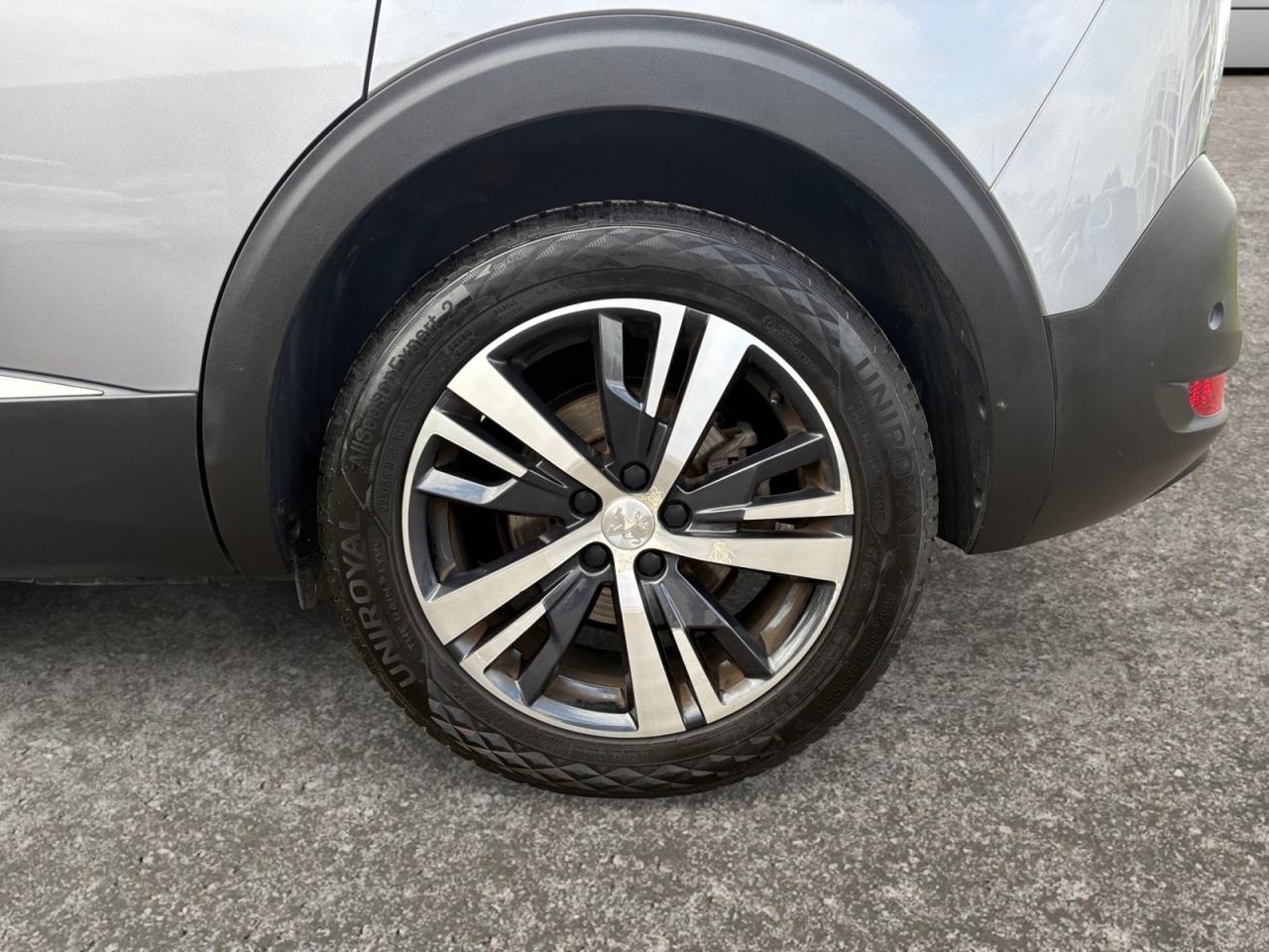 PEUGEOT 5008 1.2L PureTech 130 EAT8 Allure - SELLERIE EXCLUSIVE - 7 PLACES