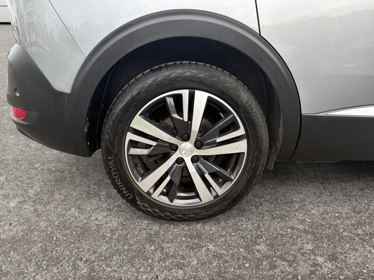 PEUGEOT 5008 1.2L PureTech 130 EAT8 Allure - SELLERIE EXCLUSIVE - 7 PLACES