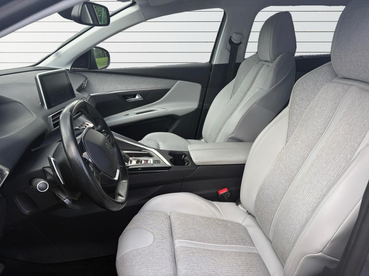 PEUGEOT 5008 1.2L PureTech 130 EAT8 Allure - SELLERIE EXCLUSIVE - 7 PLACES