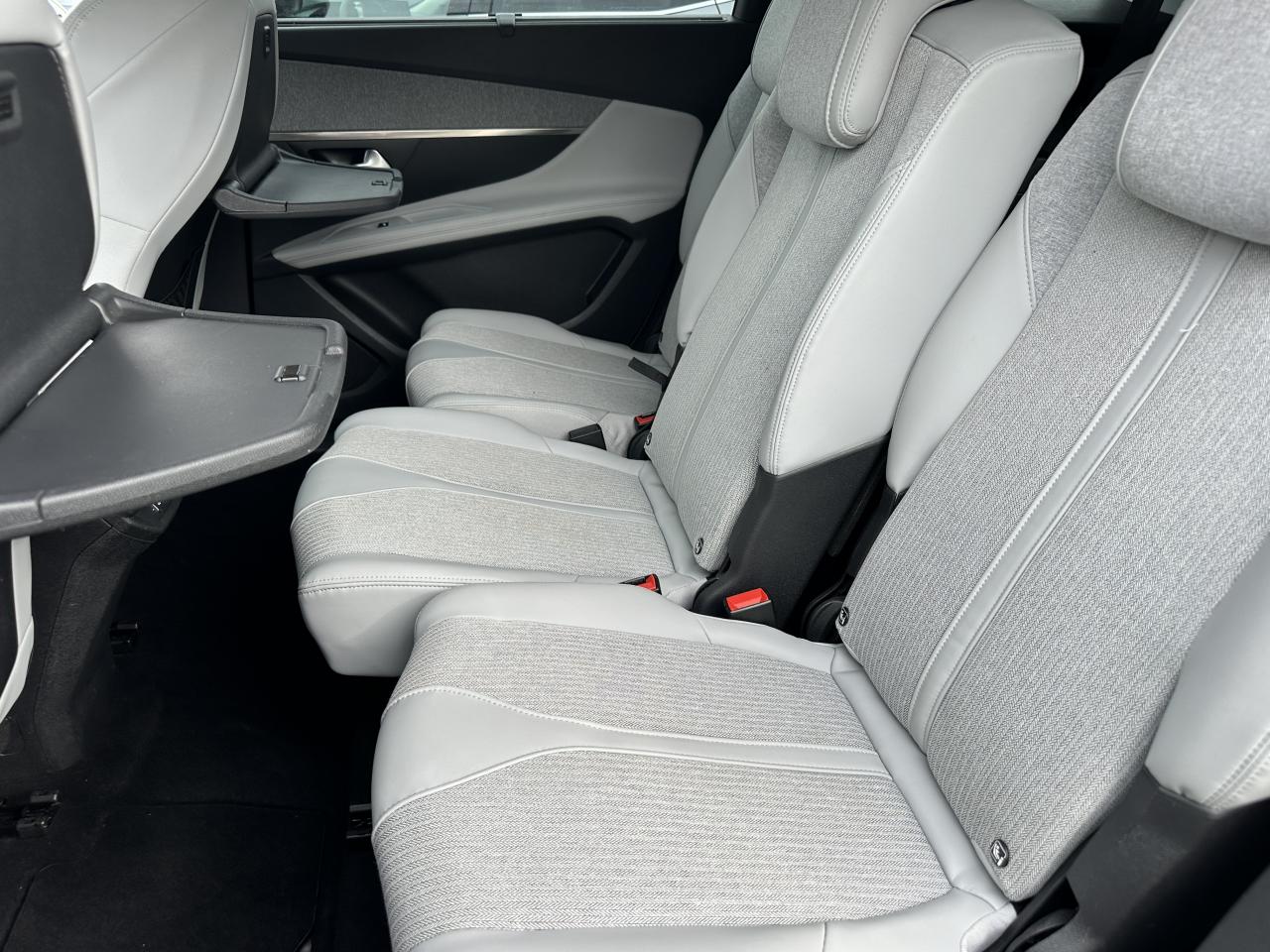 PEUGEOT 5008 1.2L PureTech 130 EAT8 Allure - SELLERIE EXCLUSIVE - 7 PLACES