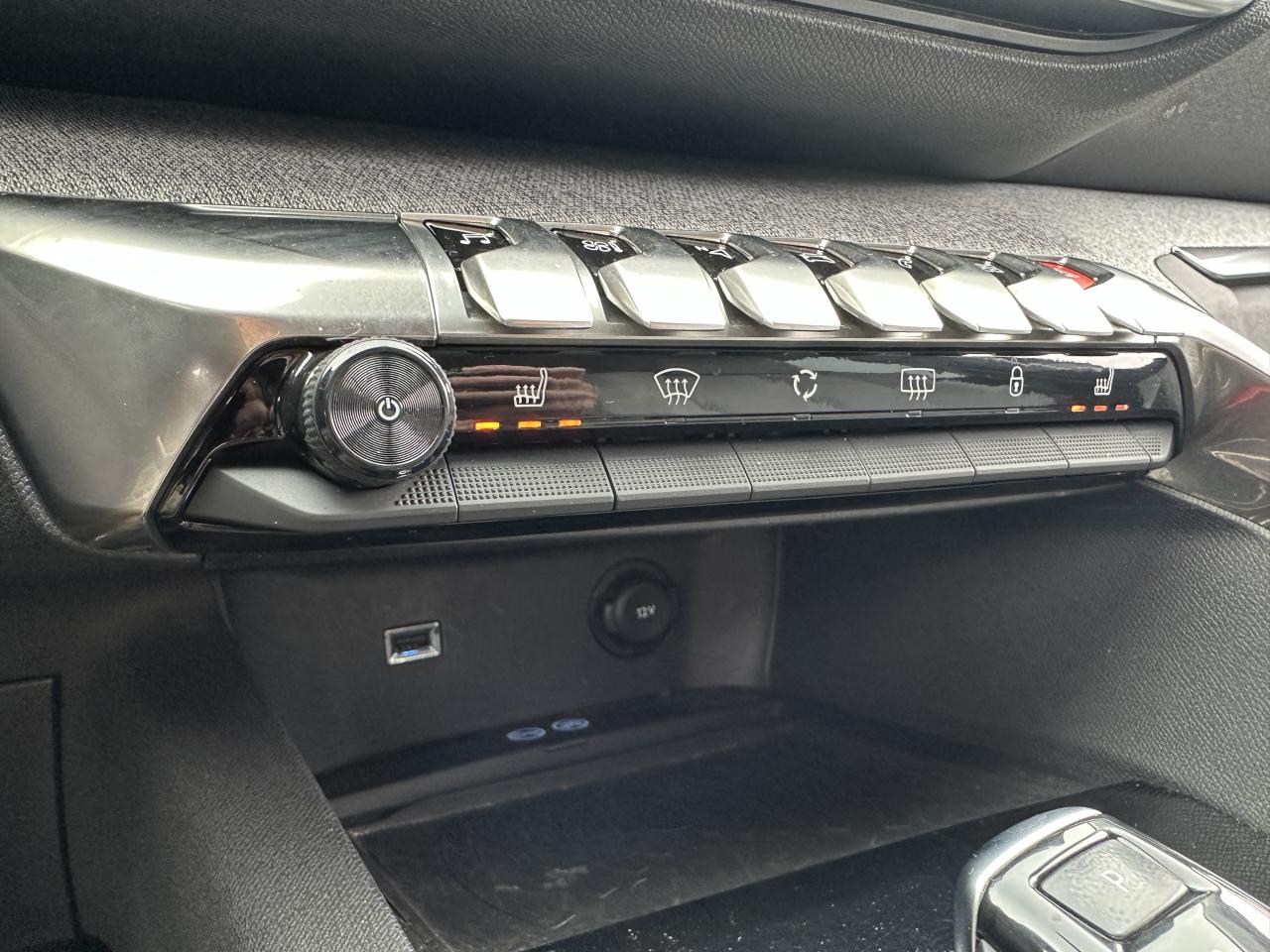 PEUGEOT 5008 1.2L PureTech 130 EAT8 Allure - SELLERIE EXCLUSIVE - 7 PLACES