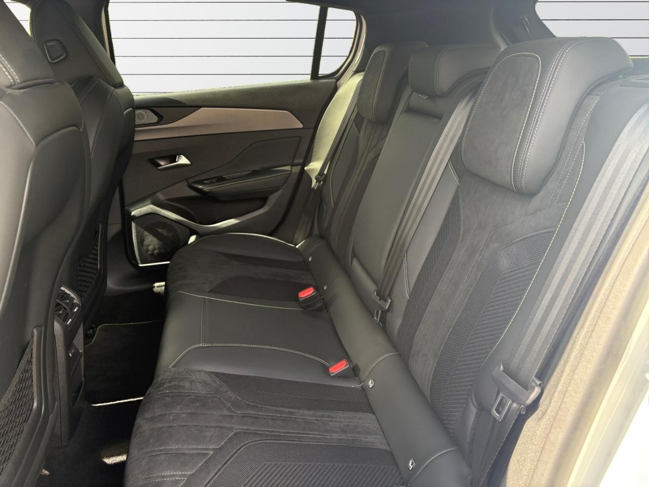 PEUGEOT 308 1.6 PHEV 225 e-EAT8 GT + CAMERA 360 + FOCAL + SIEGE AGR