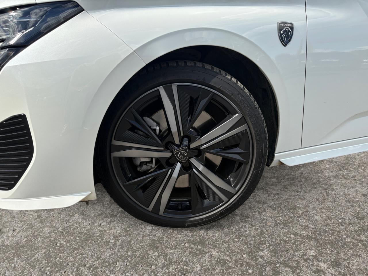PEUGEOT 308 1.6 PHEV 225 e-EAT8 GT + CAMERA 360 + FOCAL + SIEGE AGR