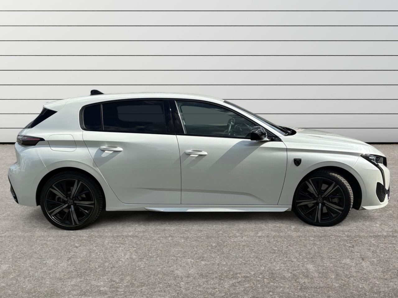 PEUGEOT 308 1.6 PHEV 225 e-EAT8 GT + CAMERA 360 + FOCAL + SIEGE AGR