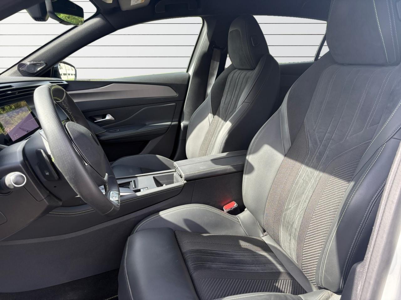 PEUGEOT 308 1.6 PHEV 225 e-EAT8 GT + CAMERA 360 + FOCAL + SIEGE AGR