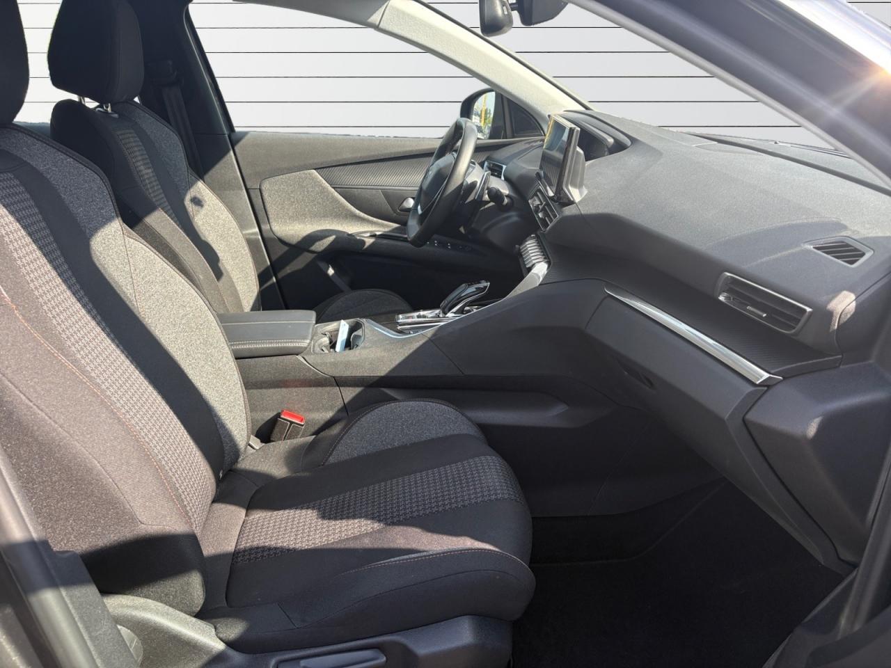 PEUGEOT 3008 1.5 BlueHDi 130 EAT8 Active Pack - TVA RÉCUPÉRABLE