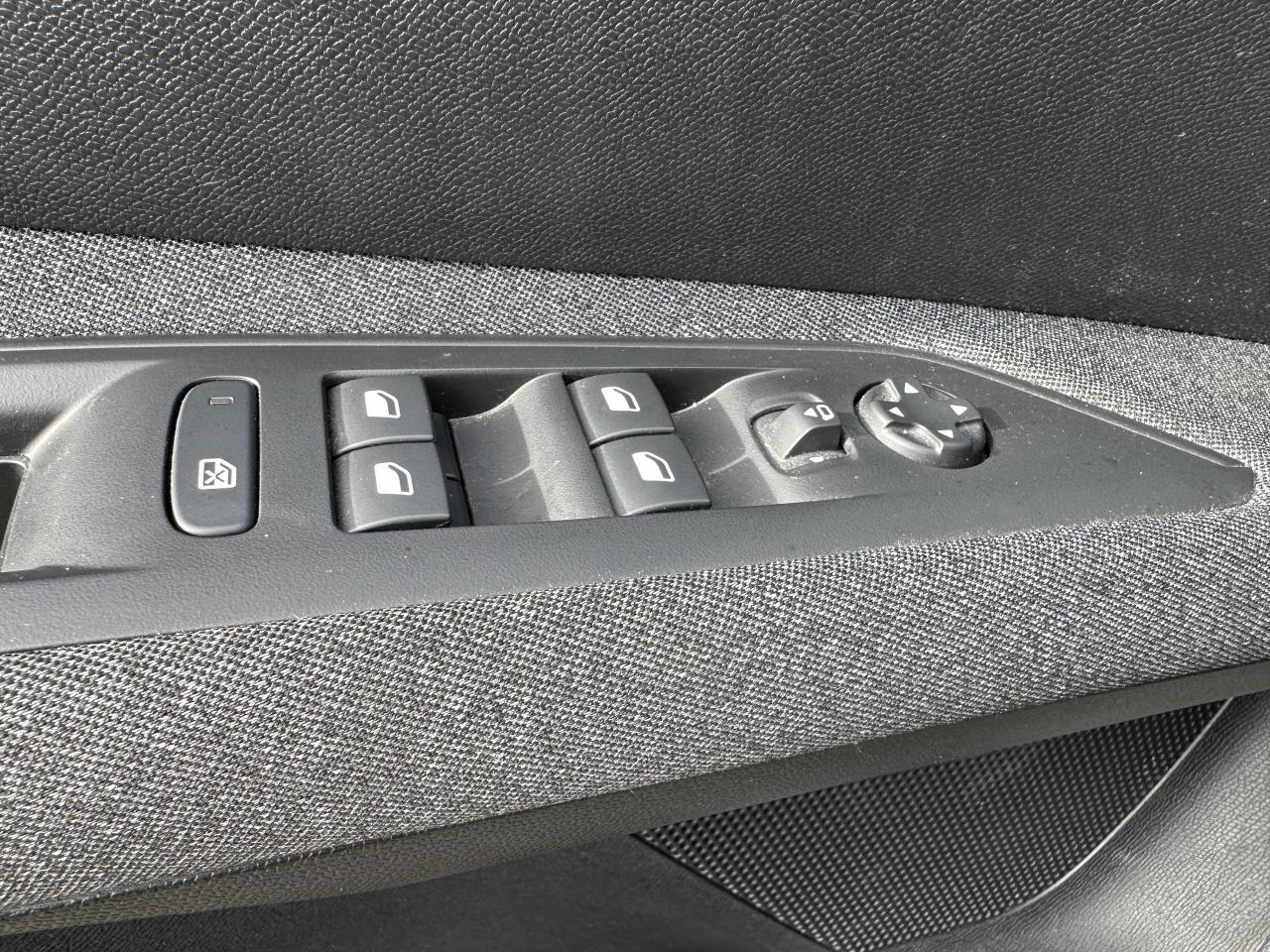 PEUGEOT 3008 1.5 BlueHDi 130 EAT8 Active Pack - TVA RÉCUPÉRABLE