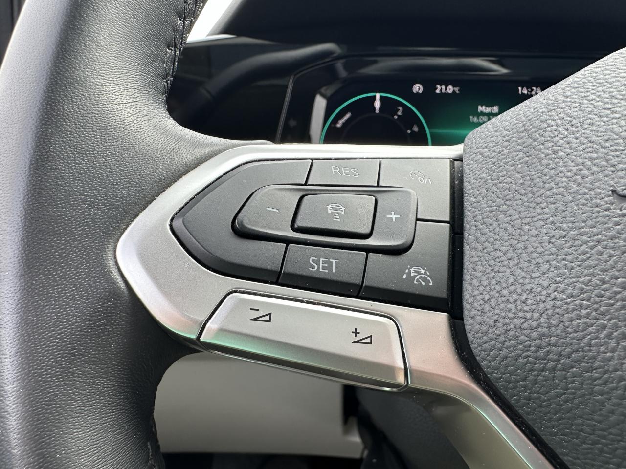 VOLKSWAGEN GOLF VIII VIII 1.4 eHybrid 204 DSG6 Style + TOIT OUVRANT + TVA RÉCUPÉRABLE