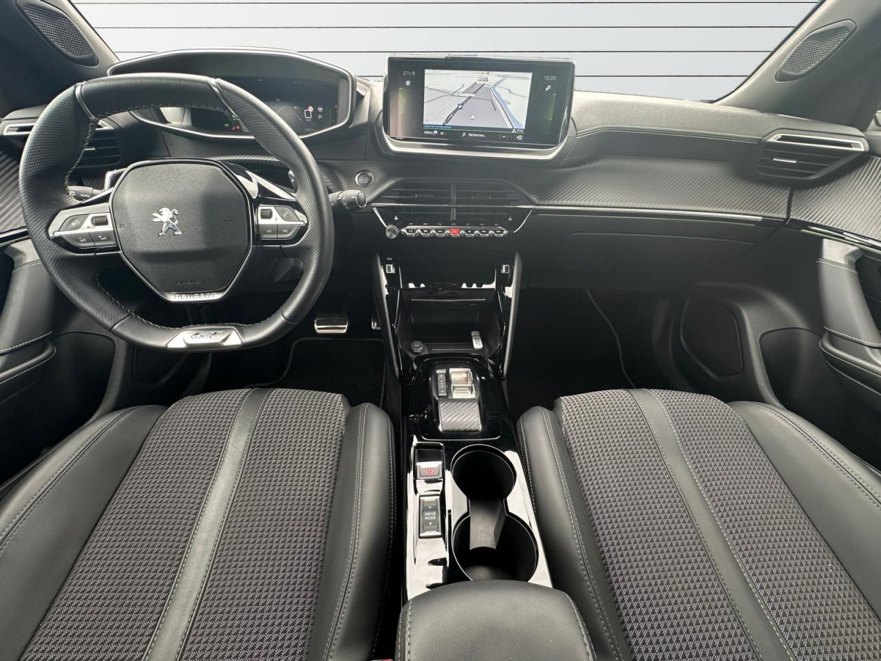 PEUGEOT 2008 1.2L PureTech 130 EAT8 GT + OPTIONS + TVA RÉCUPÉRABLE