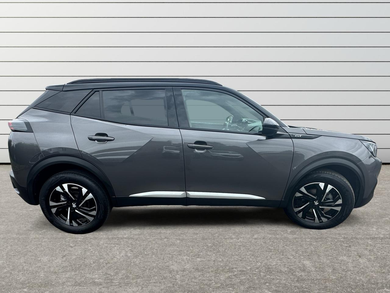 PEUGEOT 2008 1.2L PureTech 130 EAT8 GT + OPTIONS + TVA RÉCUPÉRABLE