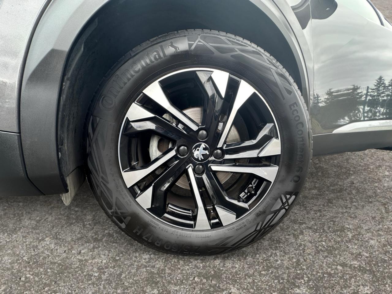PEUGEOT 2008 1.2L PureTech 130 EAT8 GT + OPTIONS + TVA RÉCUPÉRABLE