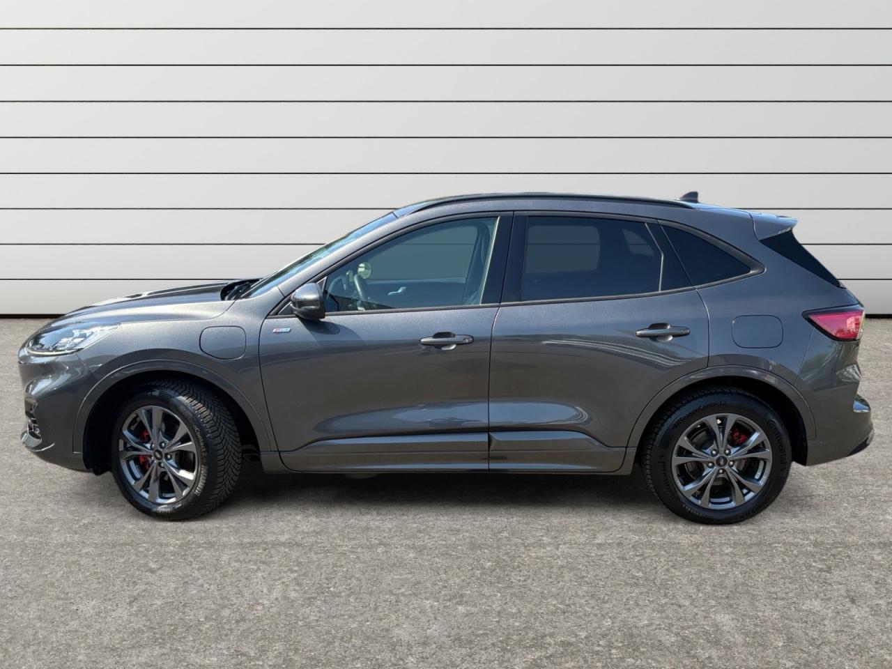 FORD KUGA 2.5 Duratec 225 e-CVT PHEV 4x2 ST-Line X + ATTELAGE + PACK DESIGN SPORT + TVA RECUPERABLE