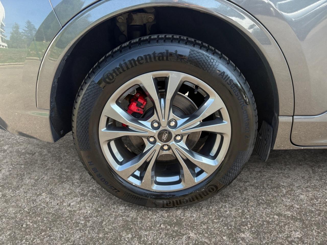 FORD KUGA 2.5 Duratec 225 e-CVT PHEV 4x2 ST-Line X + ATTELAGE + PACK DESIGN SPORT + TVA RECUPERABLE