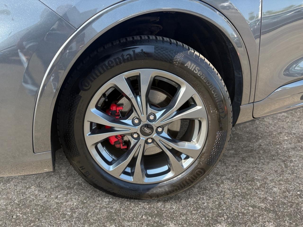 FORD KUGA 2.5 Duratec 225 e-CVT PHEV 4x2 ST-Line X + ATTELAGE + PACK DESIGN SPORT + TVA RECUPERABLE