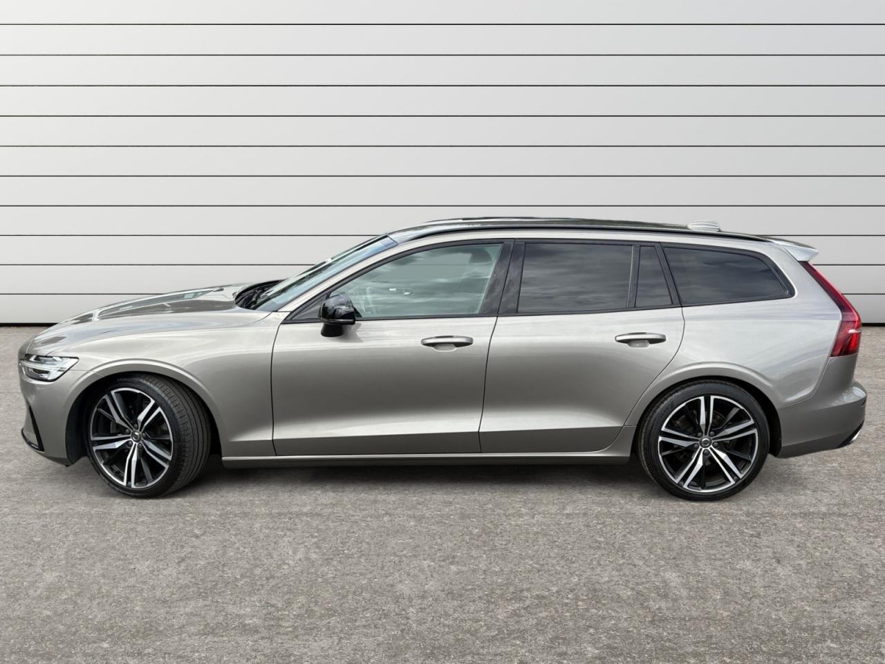 VOLVO V60 B4 Micro-Hybride Diesel 197 Geartronic R-Design - TVA RECUPERABLE + ATTELAGE