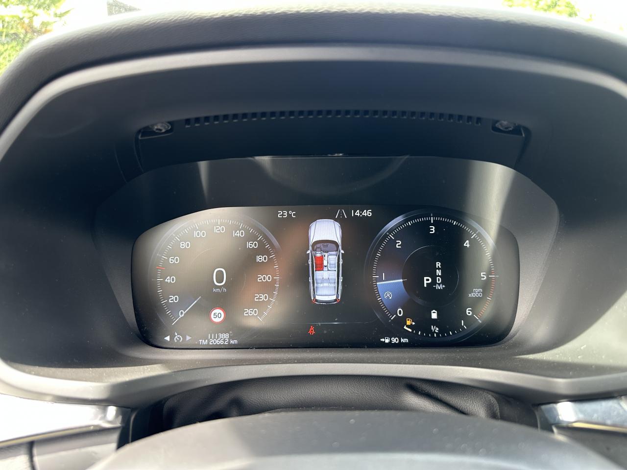 VOLVO V60 B4 Micro-Hybride Diesel 197 Geartronic R-Design - TVA RECUPERABLE + ATTELAGE