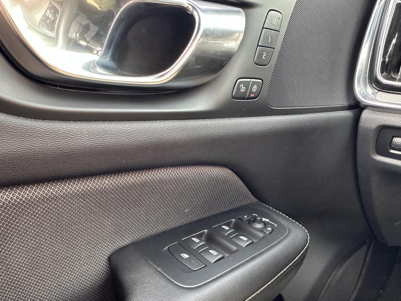 VOLVO V60 B4 Micro-Hybride Diesel 197 Geartronic R-Design - TVA RECUPERABLE + ATTELAGE