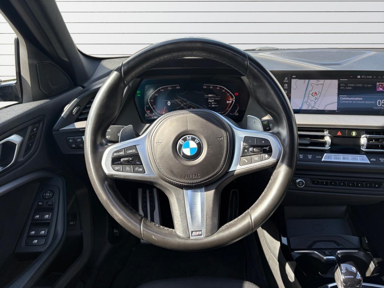 BMW SERIE 1 118d BVA F40 M Sport + TOIT OUVR + CUIR + SHADOW LINE + HAYON ELEC + TVA RECUPERABLE