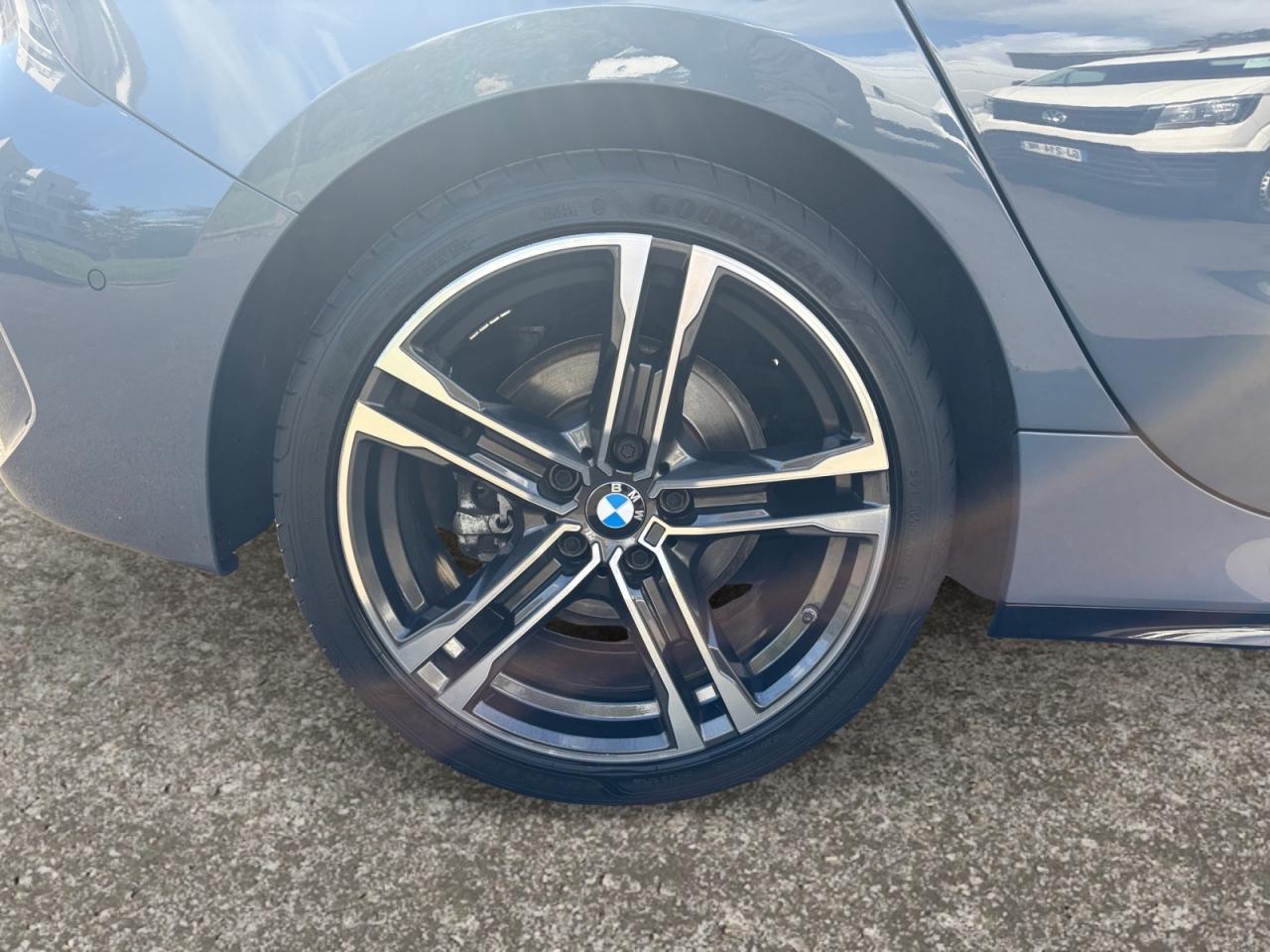 BMW SERIE 1 118d BVA F40 M Sport + TOIT OUVR + CUIR + SHADOW LINE + HAYON ELEC + TVA RECUPERABLE